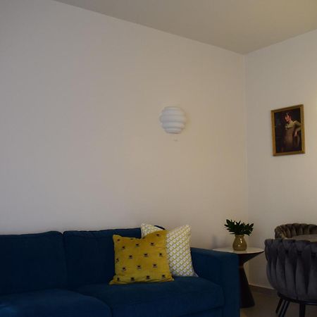 T&L Apartments Agiaos Tychonas ลิมาซอล ภายนอก รูปภาพ